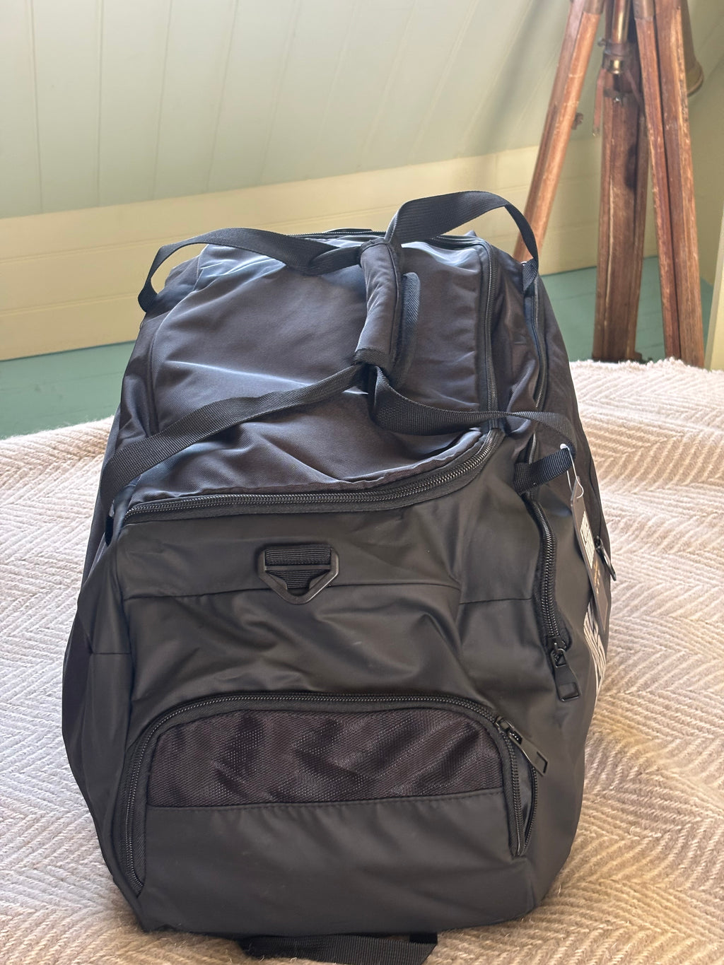 Fury DNA Holdall – Large Sports & Travel Duffel Bag

Built for training. Ready for travel.